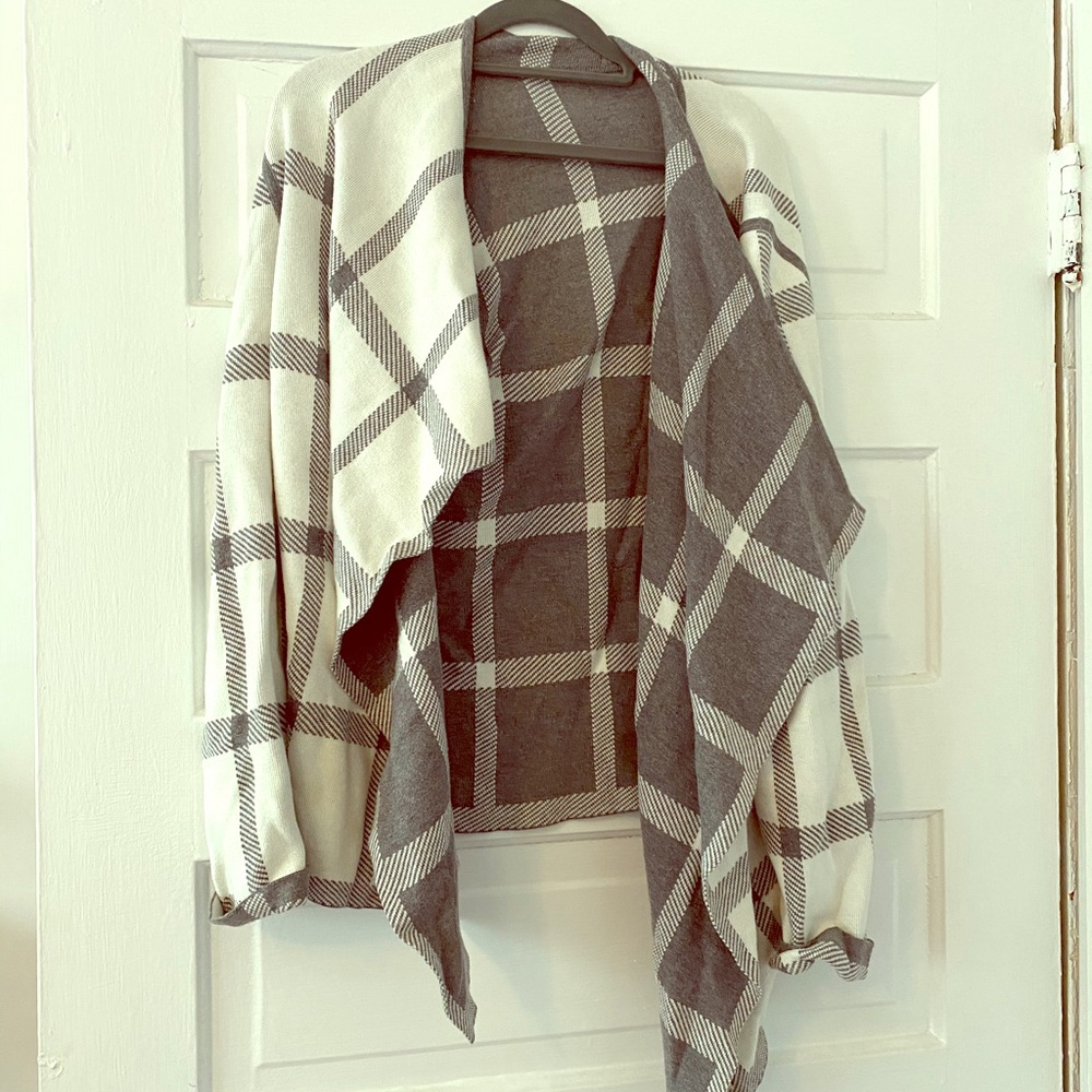 Gray/white reversible sweater